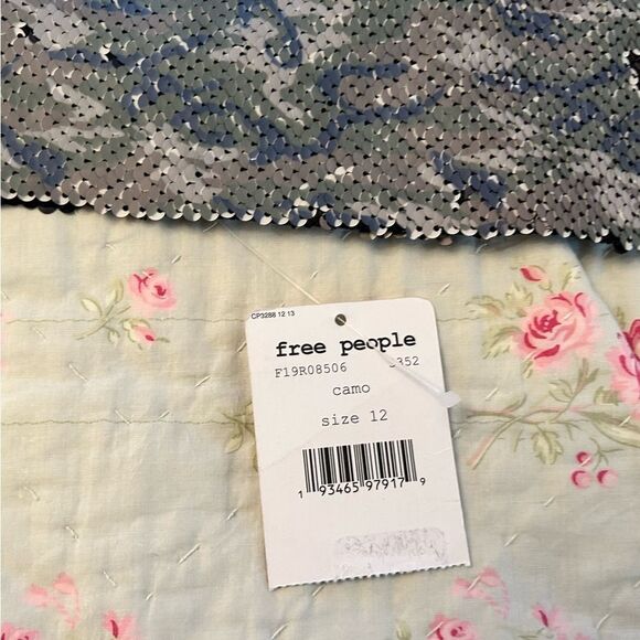 Free People FP-ONE Two Tone Camo Sequin Mini Skirt NWT Size 12 - Picture 10 of 11